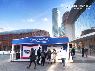 Artena S.r.l. wählt Qzebo, den modernen Pavillon, um die „Blue Monday“-Stimmung beim #StayCremoso-Event in Mailand zu heben