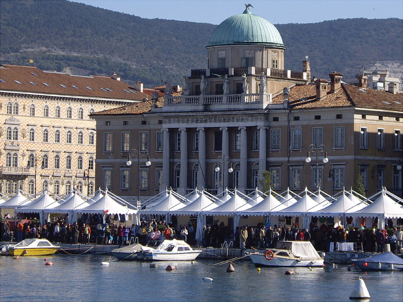 Personalized gazebos for the Barcolana of Trieste
