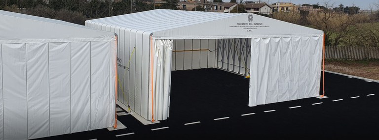 Are you looking for a large, snow-resistant temporary building that is easy to open and close? Discover our solutions, even tailor-made!