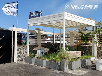 Not only marquees but also professional canopy tents by Giulio Barbieri are now available in the Réunion Island
