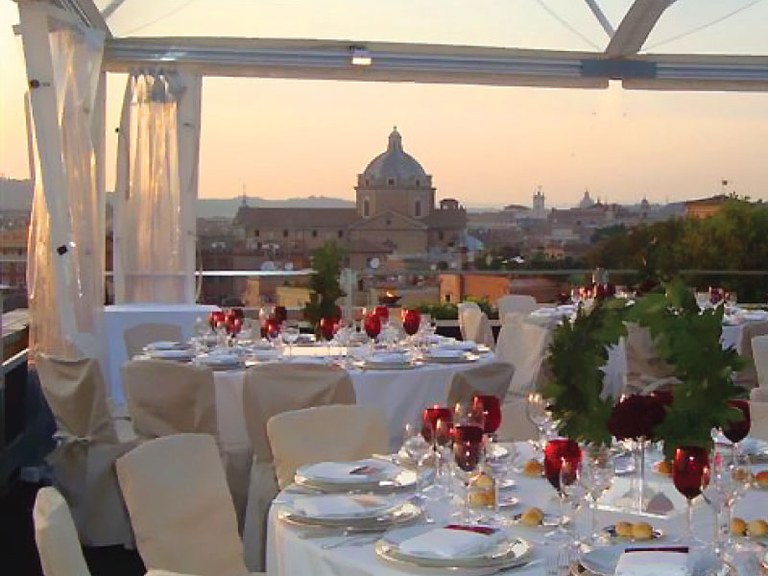 Tente de réception sur la terrasse Caffarelli à Rome