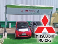 Italie - La station Self-Energy recharge la voiture électrique Mitsubishi I-MIEV