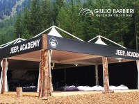Le Camp Jeep choisit les tonnelles et chapiteaux Giulio Barbieri pour une deuxième année consécutive