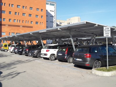L'Ospedale di Ravenna installa 4 pensiline fotovoltaiche per l'auto-consumo energetico